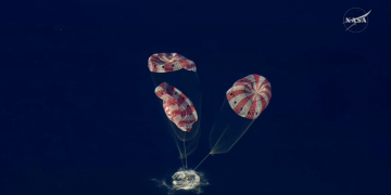 Nave Orión de la misión espacial Artemis II ameriza con éxito en el océano Pacífico