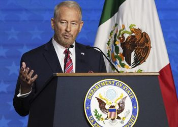 EU apunta contra políticos mexicanos, asegura Los Angeles Times; no descarta acusaciones por nexos con carteles