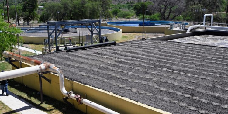 Gobernador Durazo arranca programa de saneamiento de agua en Nogales para garantizar abasto a la población
