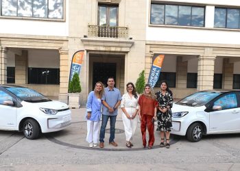 Reciben contribuyentes cumplidos los dos automóviles que se ganaron en el sorteo “En la H, ¡Cumpliendo Ganas 2026!”