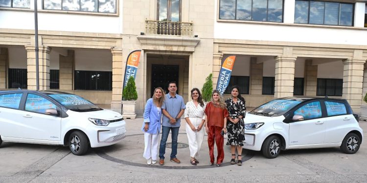 Reciben contribuyentes cumplidos los dos automóviles que se ganaron en el sorteo “En la H, ¡Cumpliendo Ganas 2026!”