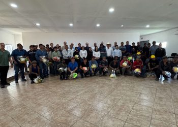Impulsan seguridad y dignificación del trabajo minero en San Javier con entrega de 300 paquetes de protección personal para pequeños mineros