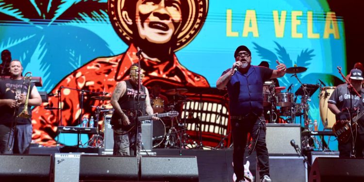 Con cumbia, rock y ska, El Gran Silencio conquista el Alonso Vidal en Fiestas del Pitic