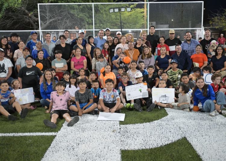 En equipo con las familias, Toño Astiazaran impulsa la sana convivencia con rehabilitación de parque en Altares