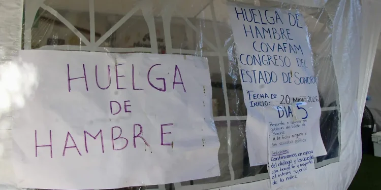 Denuncia abogado de Covafam presunto hostigamiento durante huelga de hambre