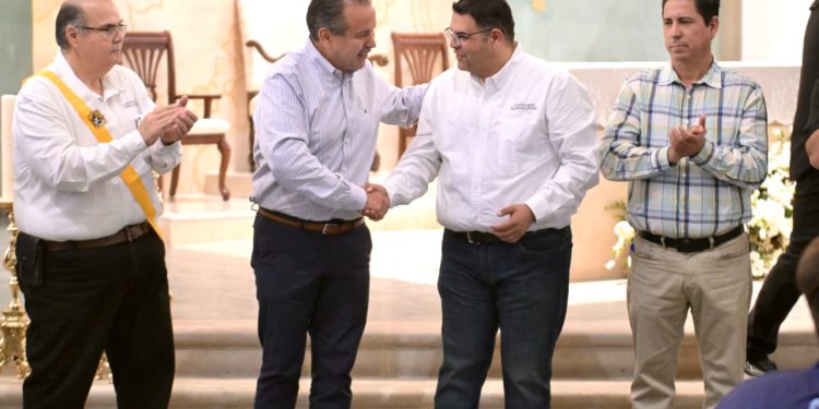Entrega Toño Astiazarán rehabilitación de iglesia a beneficio de la comunidad