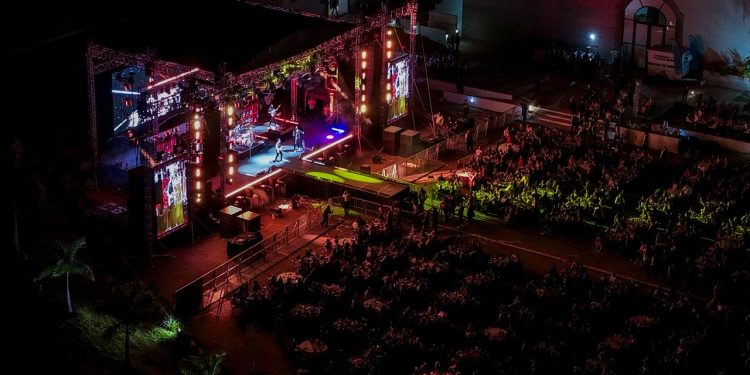 Celebran Toño Astiazarán y Patty Ruibal éxito de concierto de Matute a favor del primer Centro Municipal de Neurodesarrollo