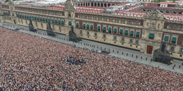 Recibo con gusto a uno de los grupos más queridos por las y los jóvenes de México: BTS. La música y los valores unen a México y Corea del Sur.