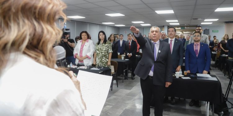 Rinde protesta Teodoro Cervando Flores como presidente de la CEDH ante el Congreso de Sonora