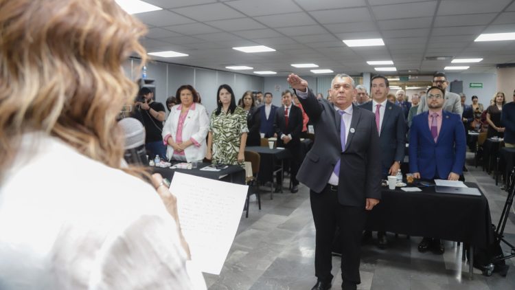 Rinde protesta Teodoro Cervando Flores como presidente de la CEDH ante el Congreso de Sonora