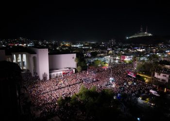 Conquista Carlos Rivera el Foro Rosales de las Fiestas del Pitic con 35 mil asistentes