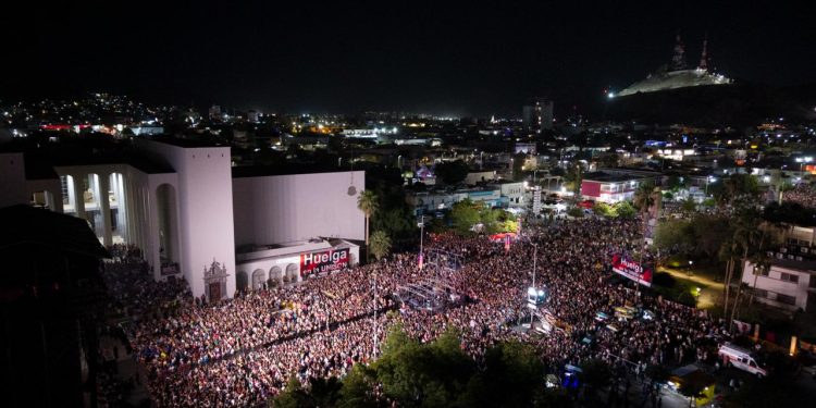 Conquista Carlos Rivera el Foro Rosales de las Fiestas del Pitic con 35 mil asistentes