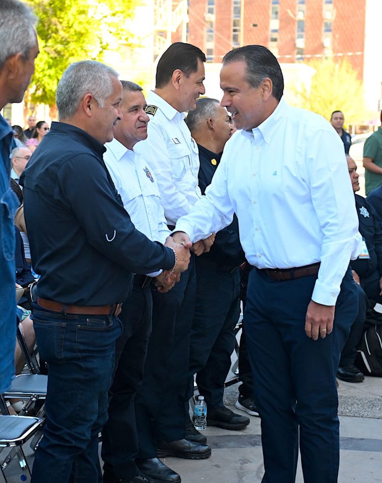 Reconoce Toño Astiazarán trayectoria y compromiso de 140 servidoras y servidores públicos municipals