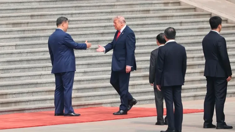 La guerra con Irán eclipsa la visita de Trump a China mientras las conversaciones de paz se estancan.