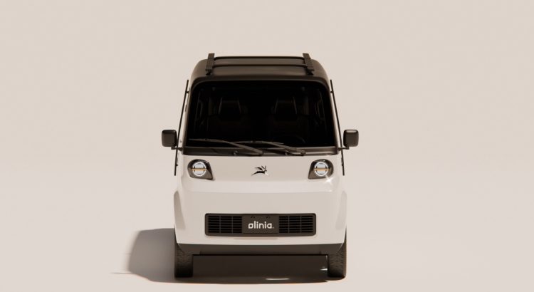 Presidenta Claudia Sheinbaum presenta el prototipo del mini vehículo eléctrico mexicano Olinia