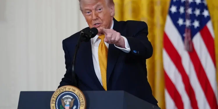 Si México no hace su trabajo contra las drogas, lo haremos nosotros vía terrestre: Trump