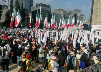 Simpatizantes de Sheinbaum ya abarrotan el Monumento a la Revolución para escuchar el discurso de la mandataria