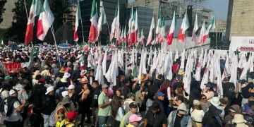 Simpatizantes de Sheinbaum ya abarrotan el Monumento a la Revolución para escuchar el discurso de la mandataria