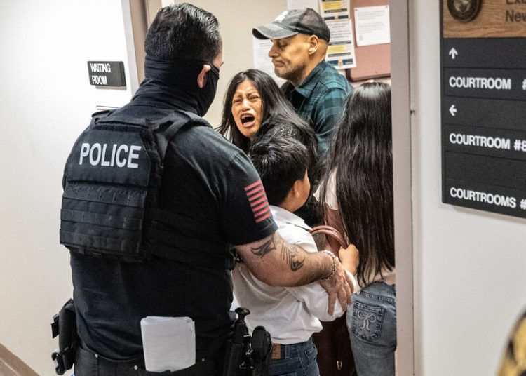ICE ya no informará sobre muertes de detenidos que hayan sido liberados recientemente de prisión