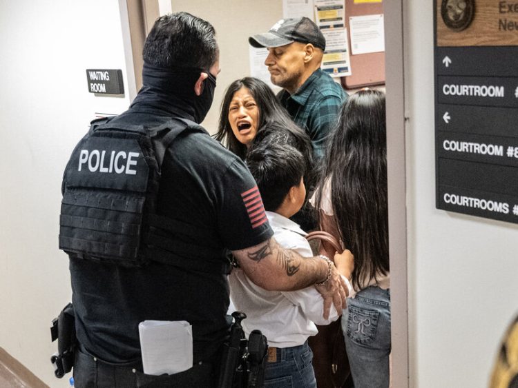 ICE ya no informará sobre muertes de detenidos que hayan sido liberados recientemente de prisión
