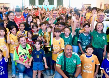 Inicia Toño Astiazarán la fiesta futbolera en Hermosillo con Mundialito H