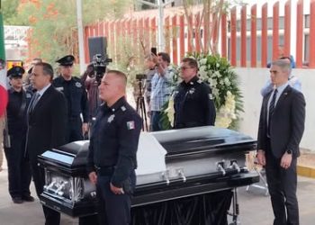 Dan último adiós al policía Luis Fernando Molina, asesinado en Centro de Hermosillo; rinden luto ‘Toño’ Astiazarán y cónsul de EEUU