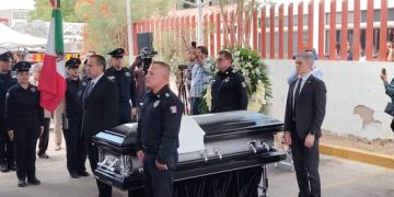Dan último adiós al policía Luis Fernando Molina, asesinado en Centro de Hermosillo; rinden luto ‘Toño’ Astiazarán y cónsul de EEUU
