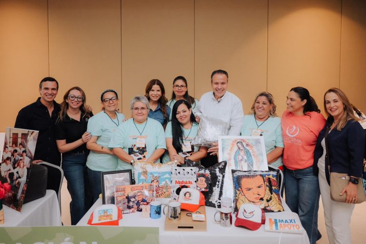 Apoya Toño Astiazarán a más de 300 mujeres emprendedoras con Maxi Apoyo