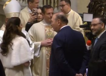 La burocracia dorada navega de espaldas a la migración: el opulento festejo del Consulado de México en Nueva York