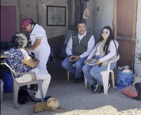Octavio Almada impulsa el registro al Servicio Universal de Salud casa por casa en Puerto Peñasco