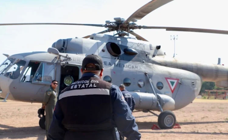 Avanza combate al incendio en Arivechi, Sonora; suman helicóptero militar para contener zona crítica