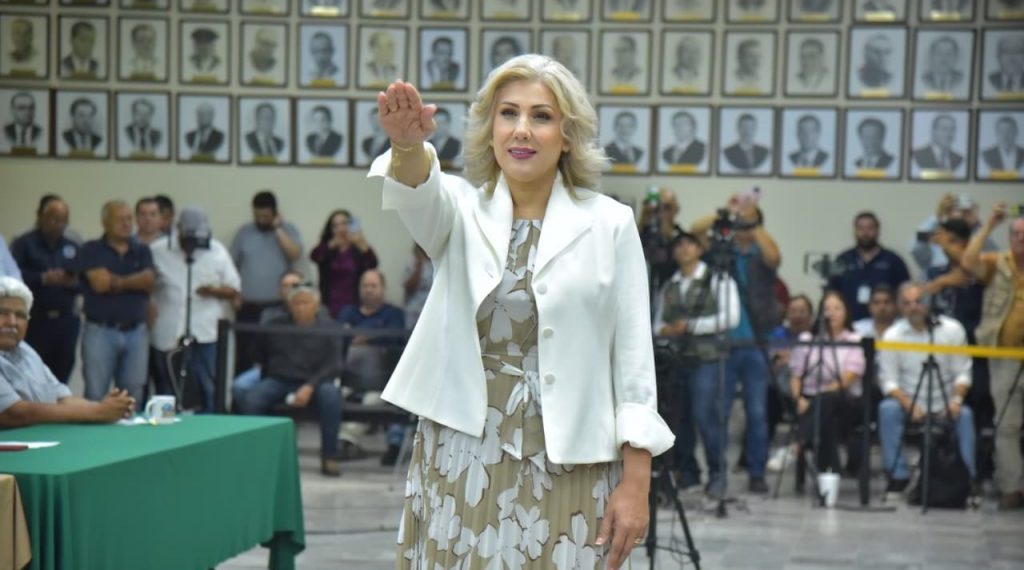 Pide licencia Javier Lamarque como alcalde de Cajeme; rinde protesta Claudia Santacruz como alcaldesa suplente