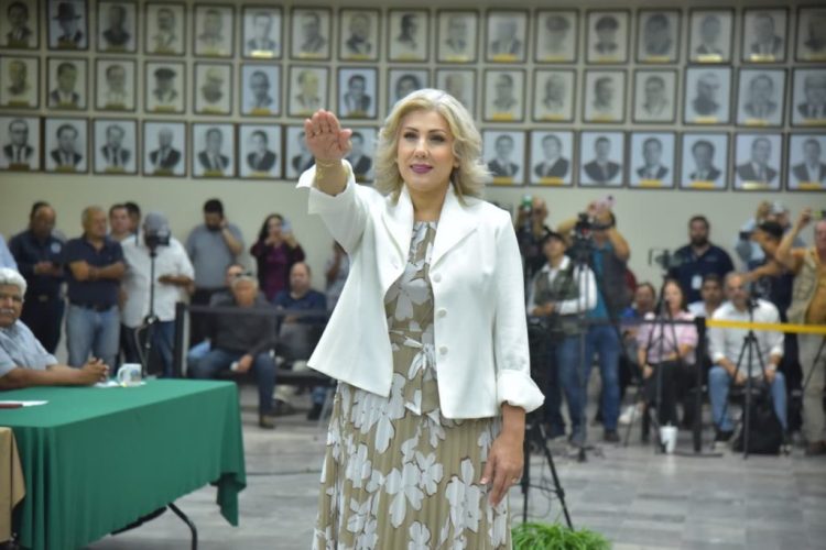 Pide licencia Javier Lamarque como alcalde de Cajeme; rinde protesta Claudia Santacruz como alcaldesa suplente