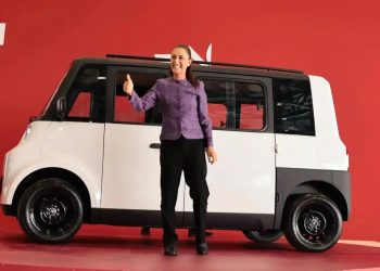 México presenta Olinia 1: el primer vehículo eléctrico nacional