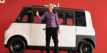 México presenta Olinia 1: el primer vehículo eléctrico nacional