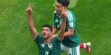 México gana por primera vez en su historia el partido inaugural del Mundial; derrotó 2-0 a Sudáfrica