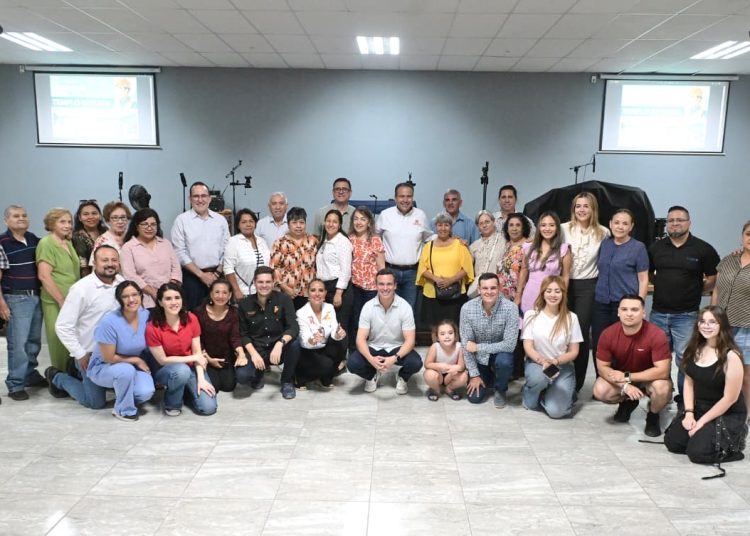 Cumple Toño Astiazarán con obra a la comunidad de la iglesia Betesda