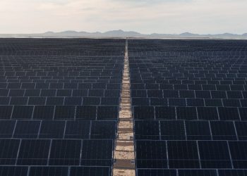 Entran en operación al 100% dos etapas de la planta solar más grande de Latinoamérica: Durazo
