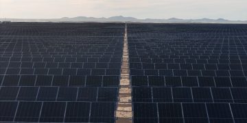 Entran en operación al 100% dos etapas de la planta solar más grande de Latinoamérica: Durazo