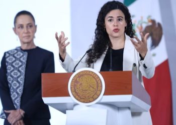 Gobierno abre consulta para proteger derechos de las audiencias en radio y televisión; prevé multas para concesionarios