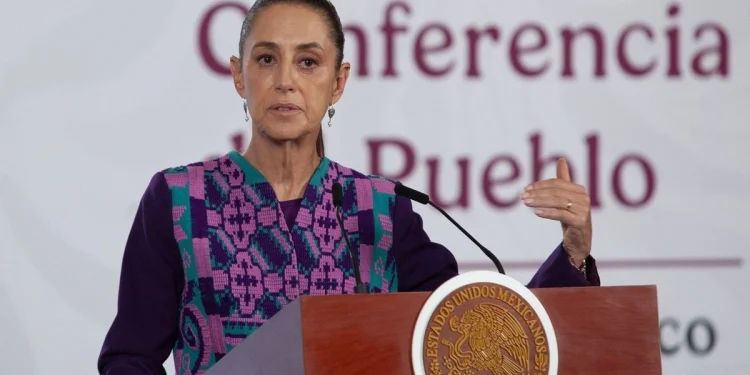 Sheinbaum rechaza orden de Trump de reanudar detenciones migratorias durante operativos de tránsito