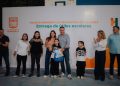 Entregan Toño Astiazarán y Patty Ruibal útiles escolares a 500 niñas y niños en Altares