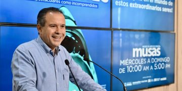 Anuncia Toño Astiazarán exposición internacional TIBURONES en Hermosillo para promover la conservación de la especie