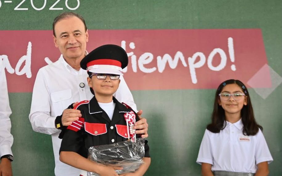Avanza Gobierno de Sonora en la organización del ciclo escolar 2026-2027; concluye entrega de uniformes en Hermosillo