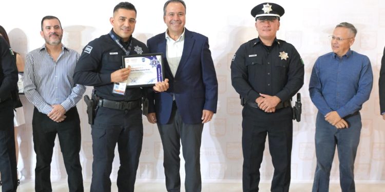 Reconoce Toño Astiazarán preparación de la Policía Municipal con certificación por segunda ocasión de CERTIPOL