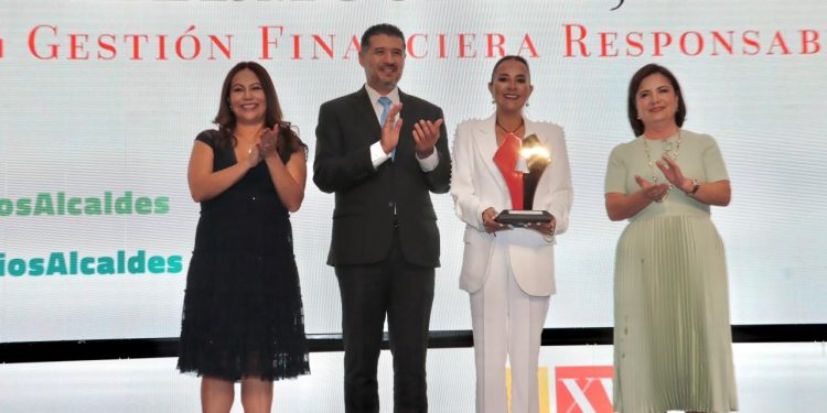 Recibe reconocimiento nacional administración de Toño Astiazarán por manejo responsable de finanzas públicas