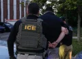 Arresta ICE a mil 200 migrantes indocumentados en redadas en Georgia