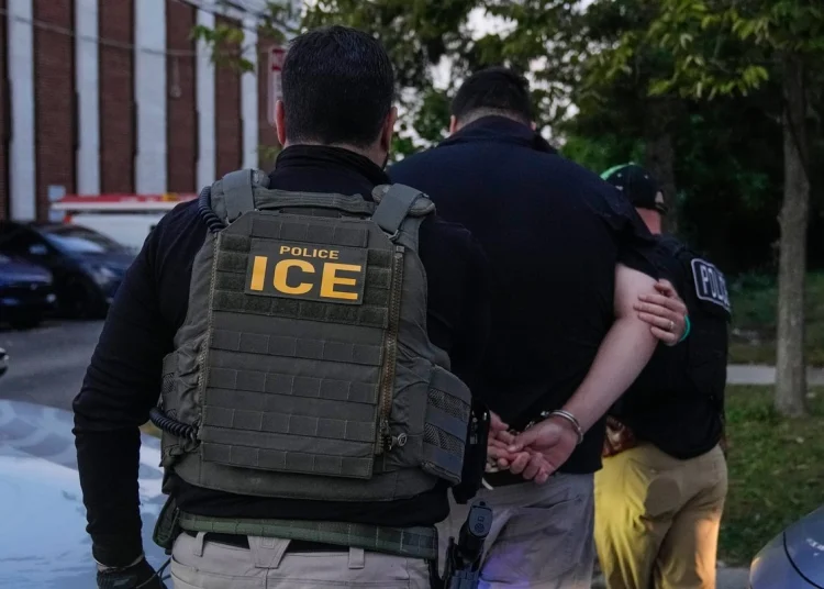 Arresta ICE a mil 200 migrantes indocumentados en redadas en Georgia