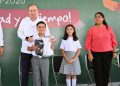 Arranca Gobernador Durazo entrega de más de 109 mil uniformes escolares gratuitos en Hermosillo