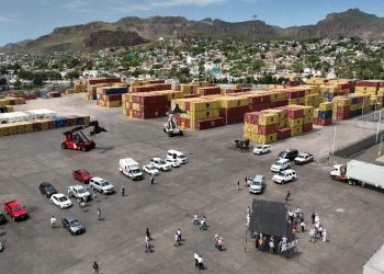 Puerto de Guaymas potencia su capacidad logística con llegada de grúas especializadas: Gobernador Durazo